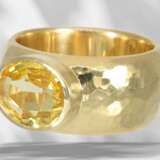 Extremely solidly crafted goldsmith ring with a large yellow… - photo 4