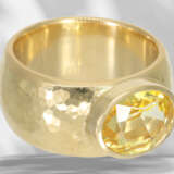 Ring: Äußerst solide gefertigter Goldschmiedering mit großem… - Foto 5
