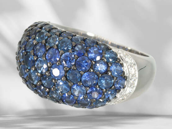 Ring: high-quality cocktail ring with sapphire setting of ve… - photo 1