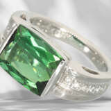 Ring: high-quality, like new platinum ring with tourmaline a… - photo 1