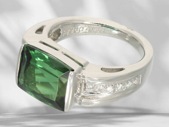 Ring: high-quality, like new platinum ring with tourmaline a… - фото 2