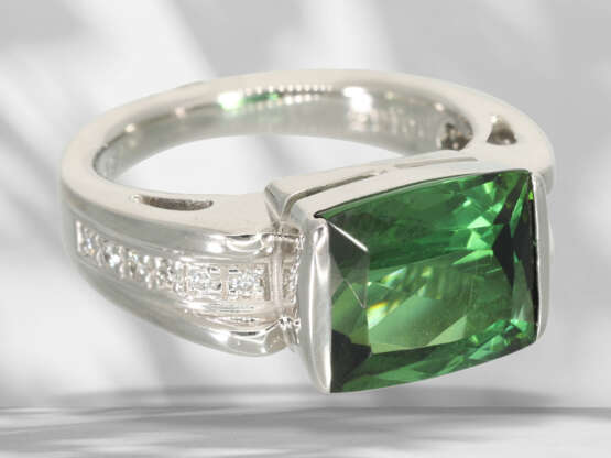 Ring: high-quality, like new platinum ring with tourmaline a… - photo 5