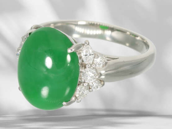 Ring: like new platinum ring with imperial jade in top quali… - фото 2