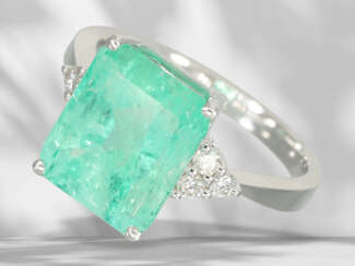 Ring: emerald/brilliant-cut diamond gold ring, large emerald…
