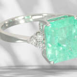 Ring: emerald/brilliant-cut diamond gold ring, large emerald… - photo 3
