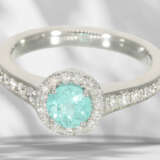 Ring: modern brilliant-cut diamond ring with rare Paraiba to… - фото 4