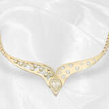 Gold brilliant-cut diamond centrepiece necklace, drop diamon… - фото 2