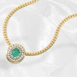 High-quality gold necklace with large emerald/brilliant-cut … - photo 3
