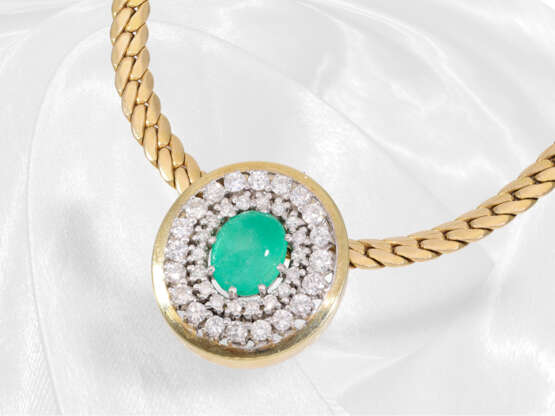 High-quality gold necklace with large emerald/brilliant-cut … - photo 2