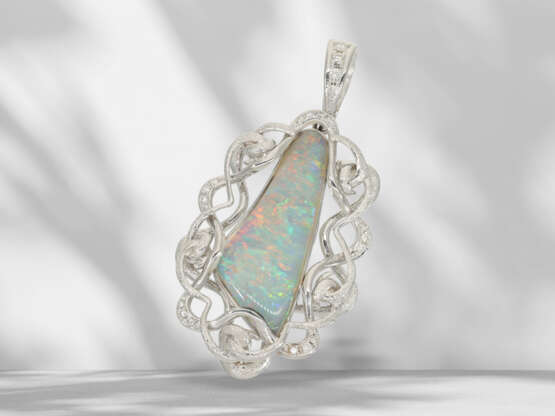 Chain with high-quality opal pendant, like new… - photo 1