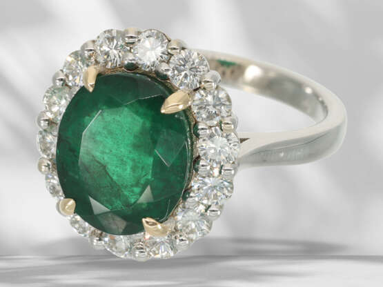 Ring: schöner, handgefertigter Smaragd/Brillant-Blütenring, … - Foto 6