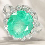 Ring: wertvoller Smaragd/Brillant-Goldschmiede-Blütenring mi… - Foto 1