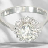 White gold solitaire/brilliant-cut diamond ring, fine brilli… - фото 3