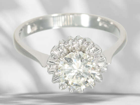 White gold solitaire/brilliant-cut diamond ring, fine brilli… - photo 3