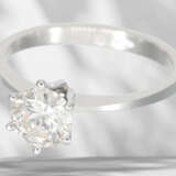 White gold vintage solitaire brilliant-cut diamond gold ring… - photo 2