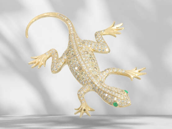 Designer brooch with emerald and diamond setting "Salamander… - photo 4