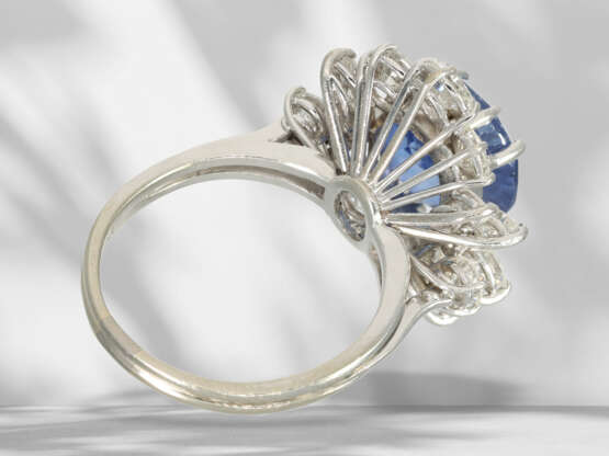 Ring: impressive brilliant-cut diamond/diamond gold ring wit… - фото 6