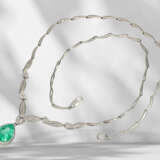 Chain: exceptional platinum necklace with Colombian emerald … - фото 2