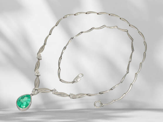 Chain: exceptional platinum necklace with Colombian emerald … - photo 2