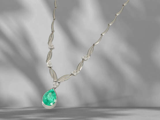 Chain: exceptional platinum necklace with Colombian emerald … - photo 4