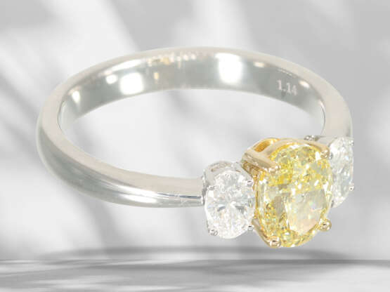 Ring: high-quality diamond ring, centre stone Fancy Intense … - фото 3