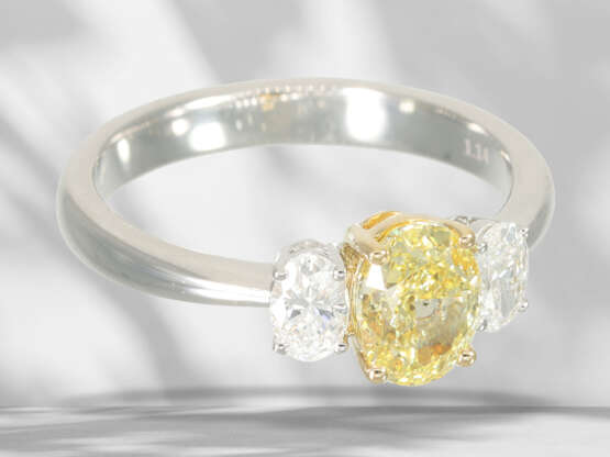 Ring: high-quality diamond ring, centre stone Fancy Intense … - фото 4