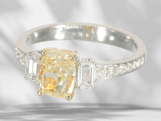 Ring: sehr hochwertiger, neuwertiger Diamantring, Mittelstei… - Foto 5