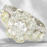 Ring: luxuriöser Platin Blütenring mit großen Brillanten, ca… - Foto 1