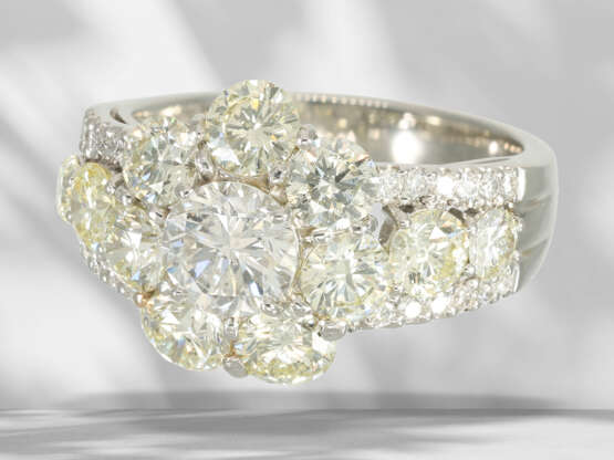 Ring: luxuriöser Platin Blütenring mit großen Brillanten, ca… - Foto 2