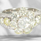 Ring: luxuriöser Platin Blütenring mit großen Brillanten, ca… - Foto 3