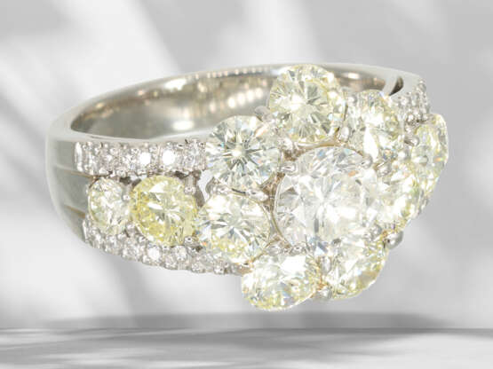 Ring: luxuriöser Platin Blütenring mit großen Brillanten, ca… - Foto 4