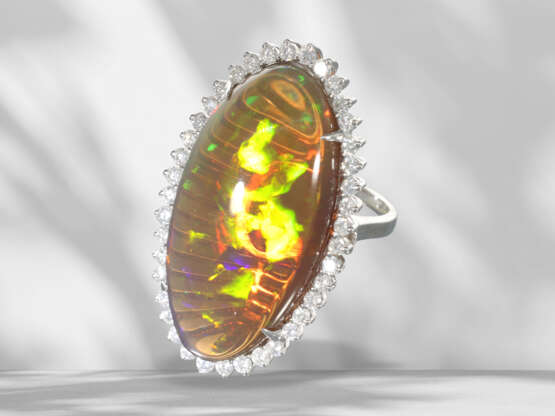 Ring: goldsmith ring with outstanding "Black" fire opal of 2… - photo 5