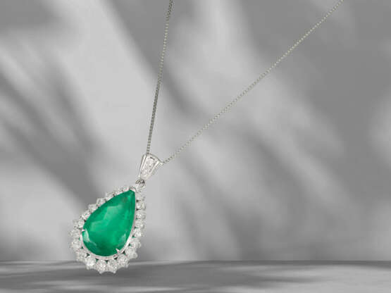 Chain/necklace with precious emerald pendant, platinum, 7.73… - photo 1