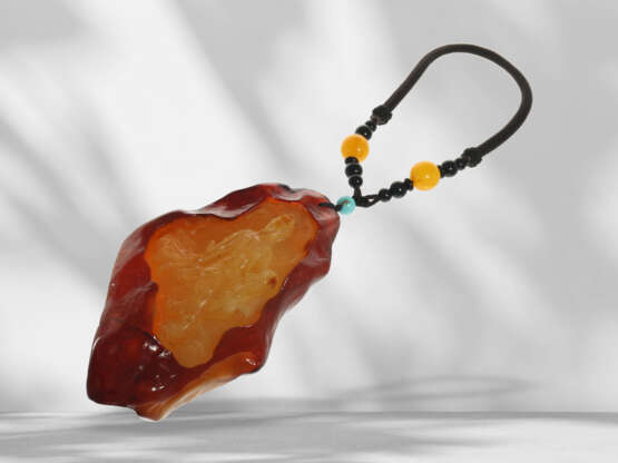 Amber: large, cut butterscotch amber of approx. 550ct on a f… - фото 2
