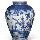 A JAPANESE ARITAWARE LARGE OCTAGONAL JAR - photo 1