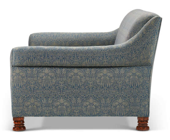 A PATTERNED UPHOLSTERED SOFA - photo 2