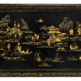 A CHINESE EXPORT BLACK AND GILT LACQUER LOW TABLE - фото 4