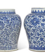 Vase. A LARGE NEAR PAIR OF CHINESE EXPORT PORCELAIN BLUE AND WHITE 'LOTUS' JARS