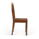 A PAIR OF VICTORIAN OAK 'GOTHICK' HALL CHAIRS - Foto 6