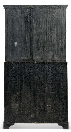 A CHINESE EXPORT BLACK-AND-GILT LACQUER BUREAU CABINET - фото 6
