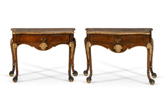 A PAIR OF ENGLISH GILT-GESSO AND WALNUT SIDE TABLES - фото 2