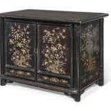 AN ASIAN EXPORT MOTHER-OF-PEARL INLAID BLACK LACQUER CABINET - photo 2