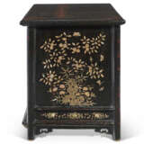 AN ASIAN EXPORT MOTHER-OF-PEARL INLAID BLACK LACQUER CABINET - фото 3