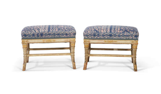 A PAIR OF DIRECTOIRE STYLE GREY-PAINTED AND PARCEL-GILT TABOURETS - photo 2