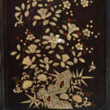 AN ASIAN EXPORT MOTHER-OF-PEARL INLAID BLACK LACQUER CABINET - photo 7