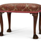 AN ENGLISH MAHOGANY STOOL - фото 1