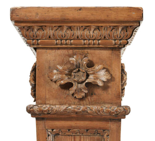 A PAIR OF GEORGE II CARVED PINE PEDESTALS - photo 2