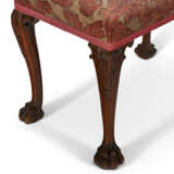 AN ENGLISH MAHOGANY STOOL - фото 4