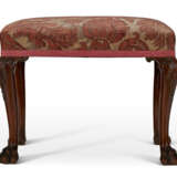 AN ENGLISH MAHOGANY STOOL - фото 5