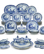 Dinner service. A CHINESE EXPORT PORCELAIN BLUE AND WHITE DINNER SERVICE